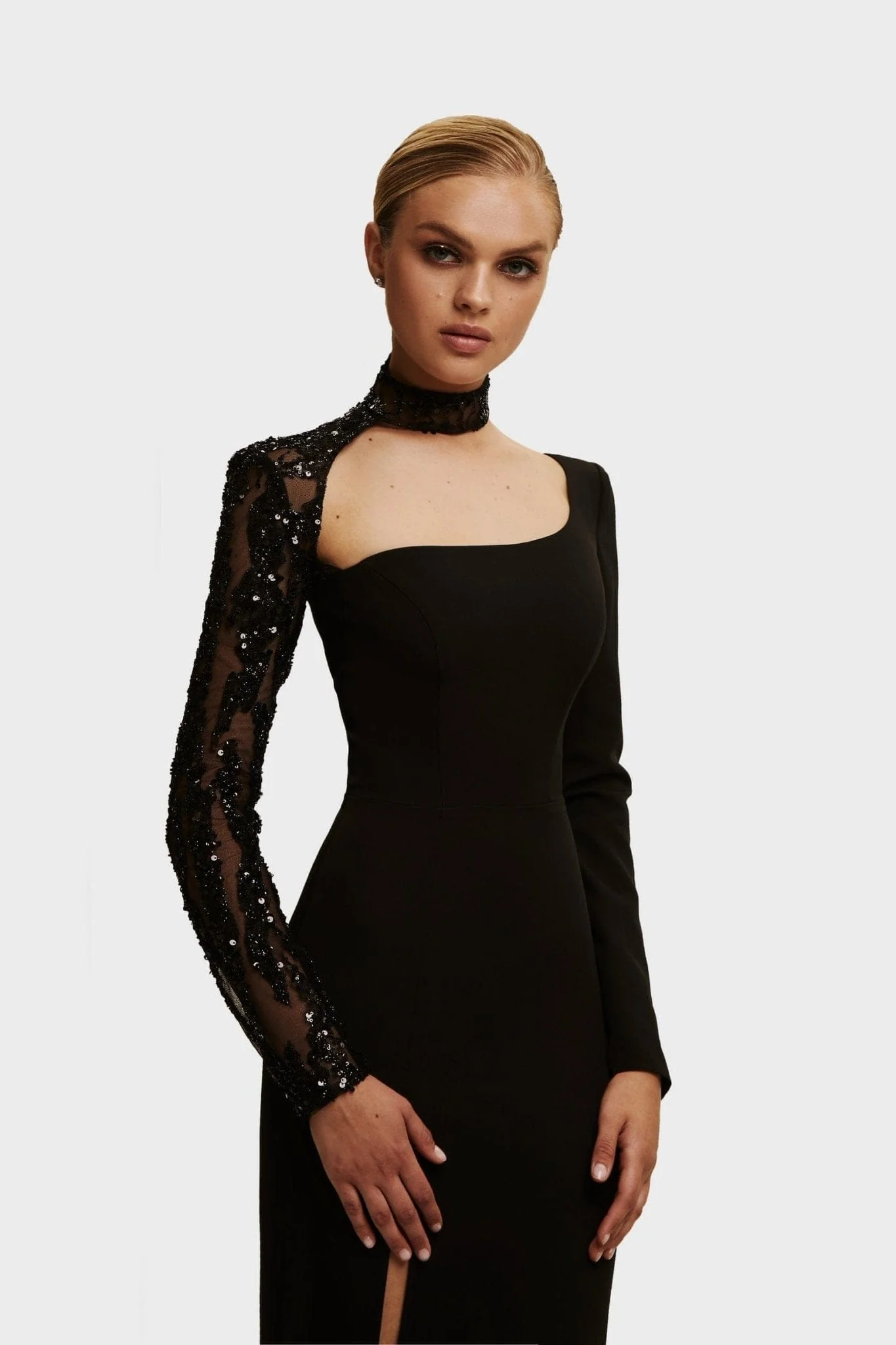 Trumpet gown with detachable sleeve - Image 5