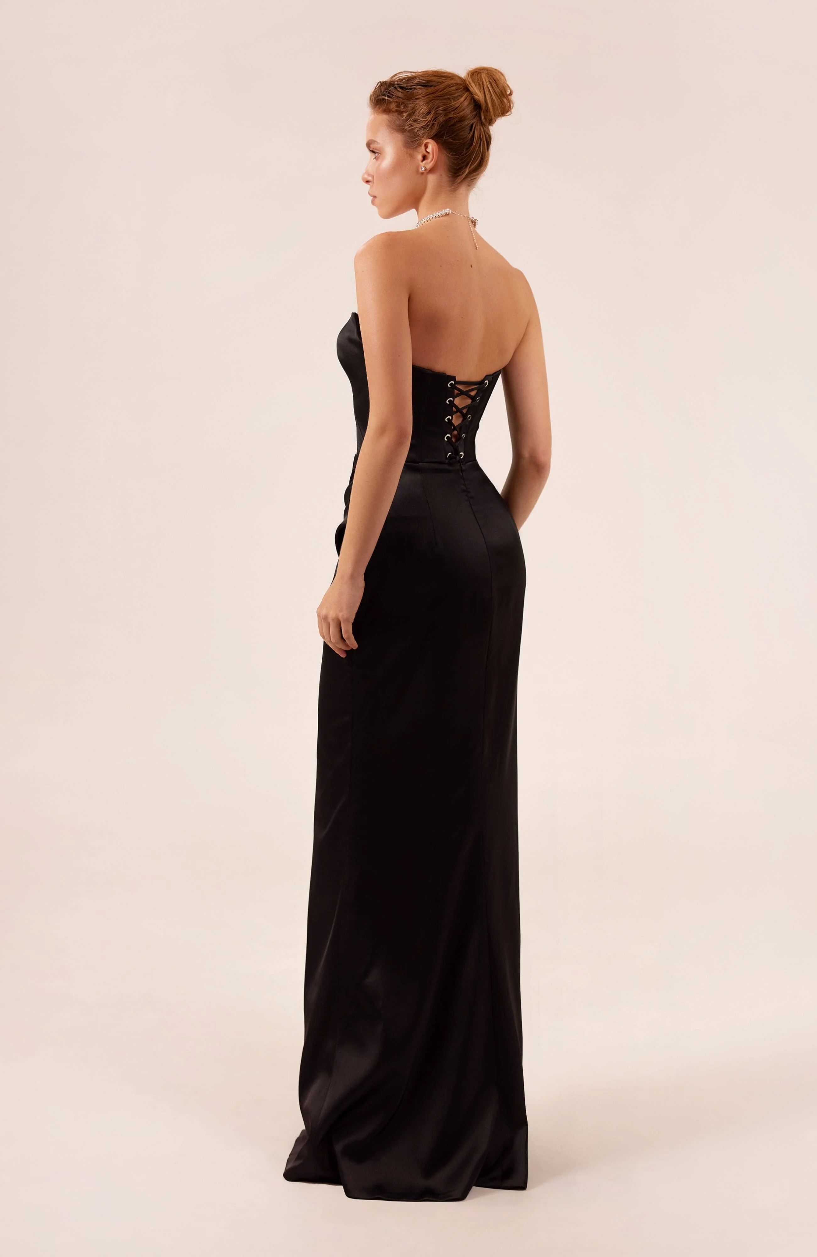 Black Strapless evening gown with thigh slit - Image 3