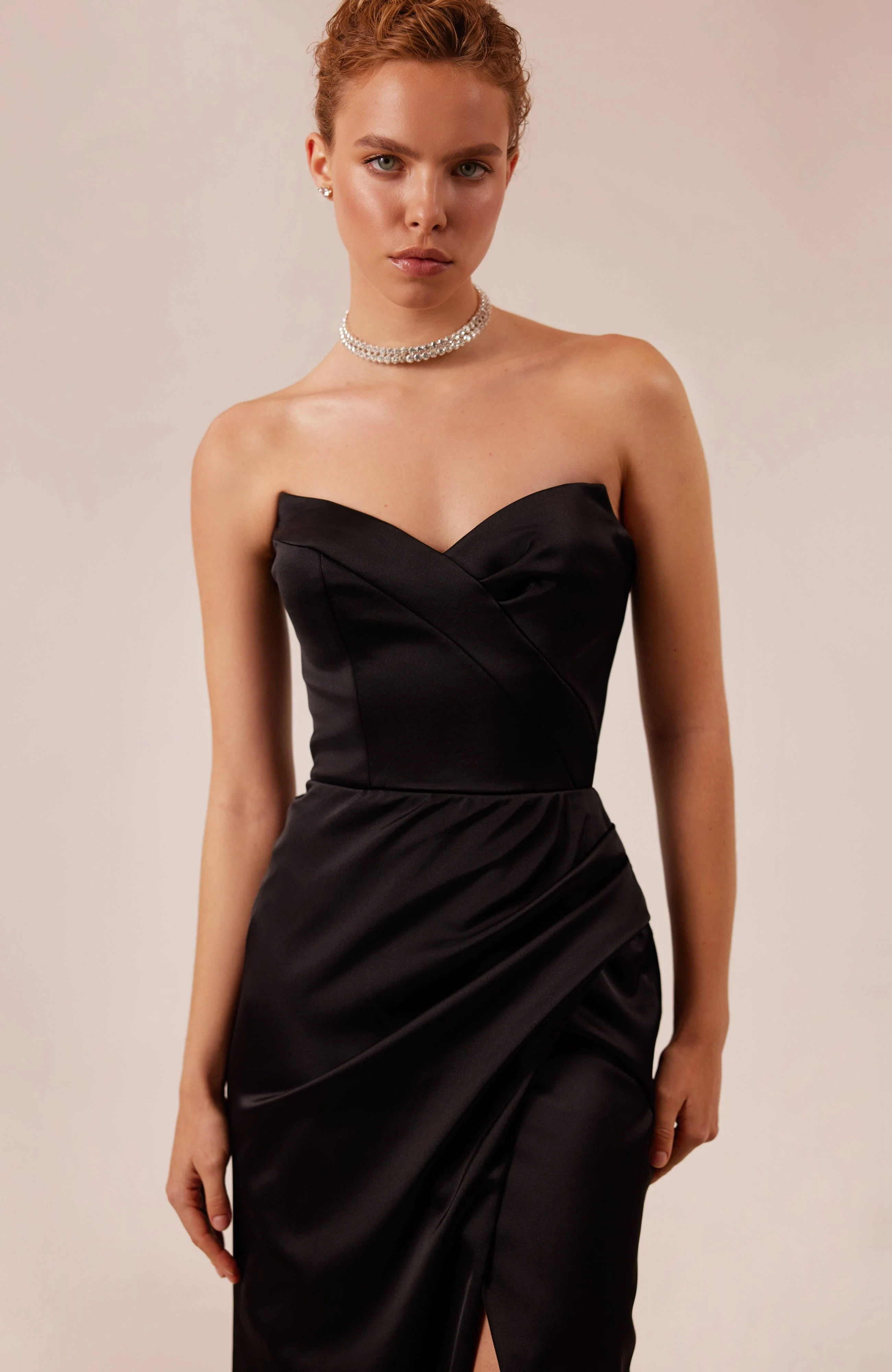 Black Strapless evening gown with thigh slit - Image 5
