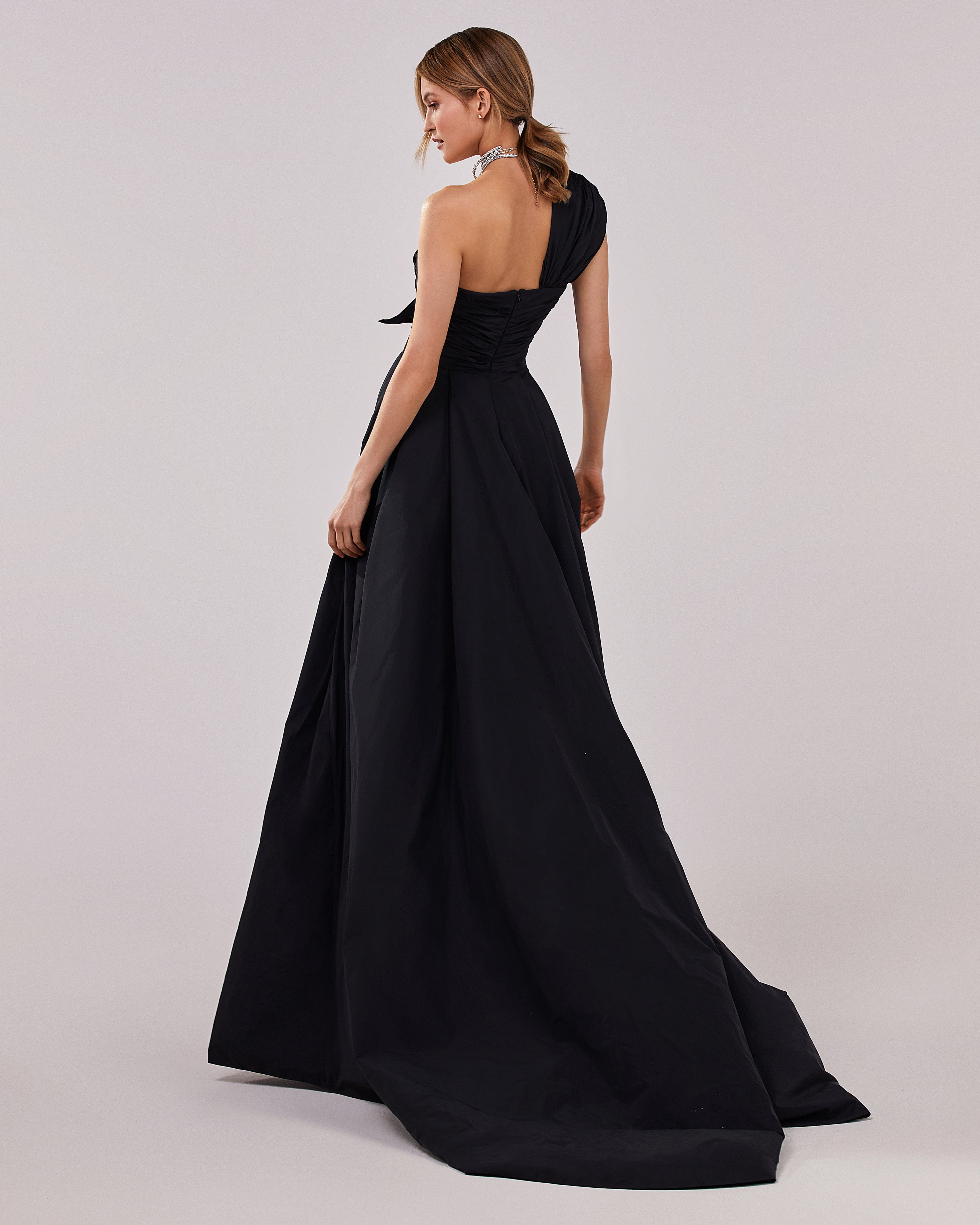 Black taffeta evening gown with a high slit and one-shoulder wrap top - Image 3