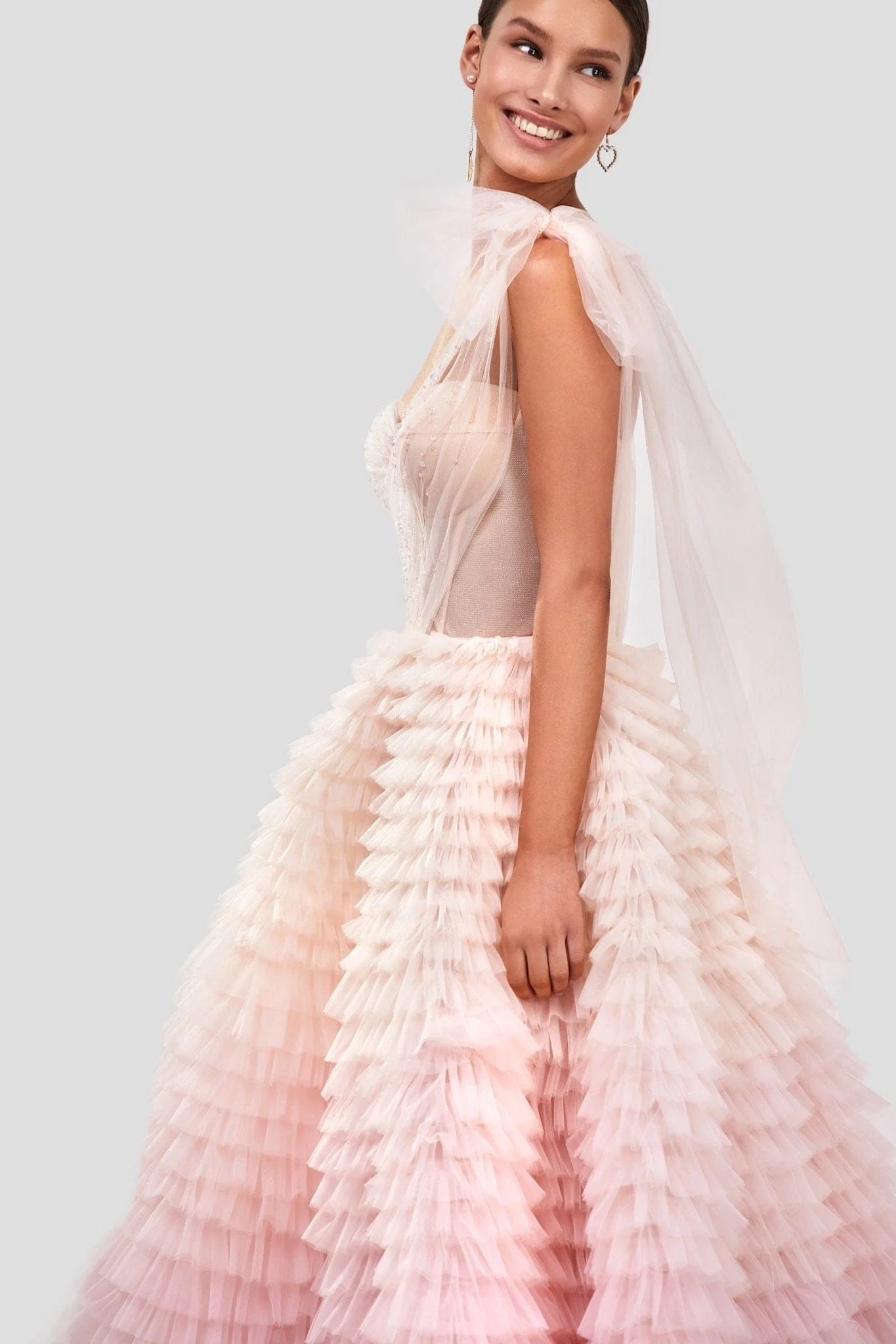 Charming ball gown with the frill-layered ombre maxi skirt - Image 3