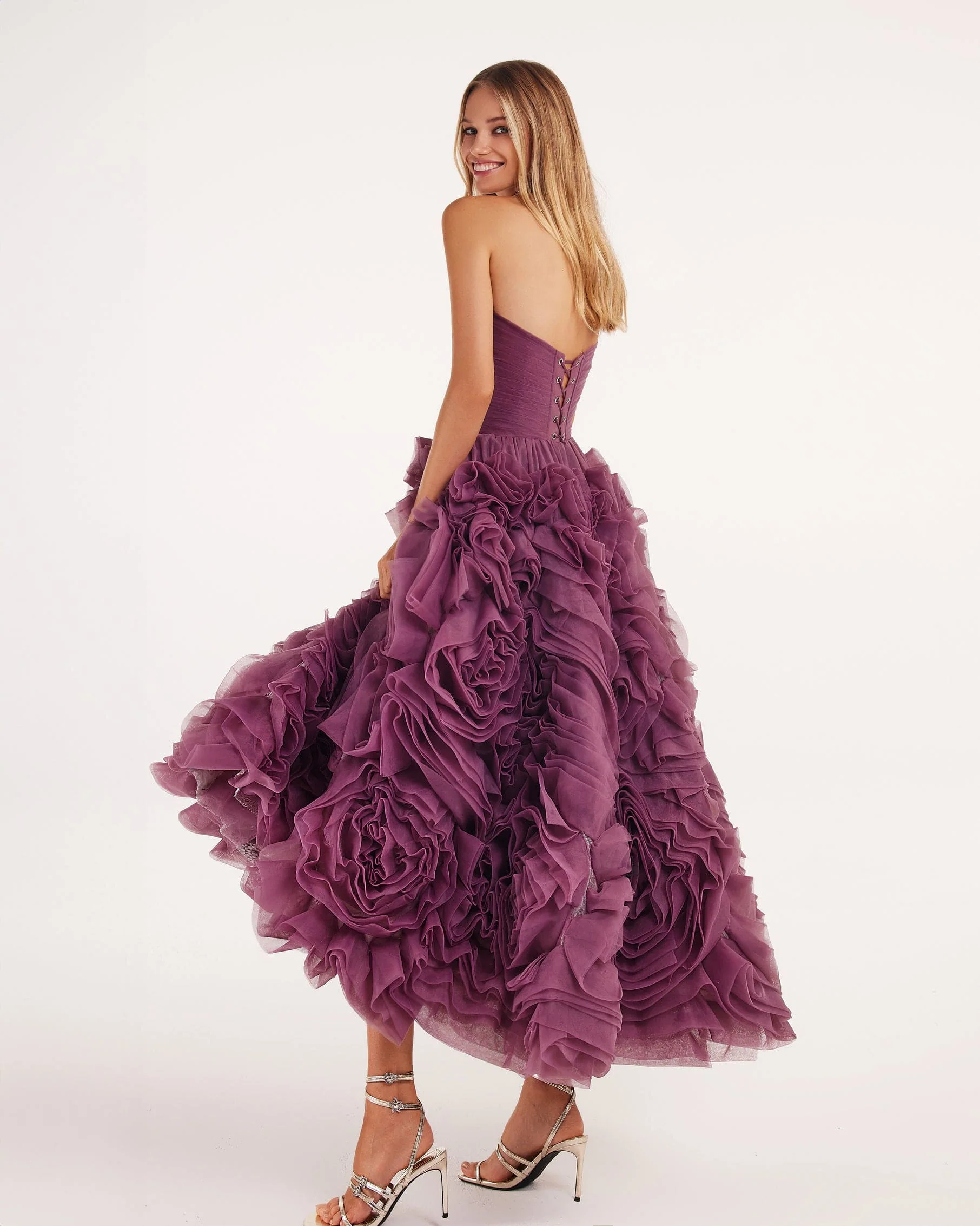 Dramatically flowered tulle dress in wine color - Image 3