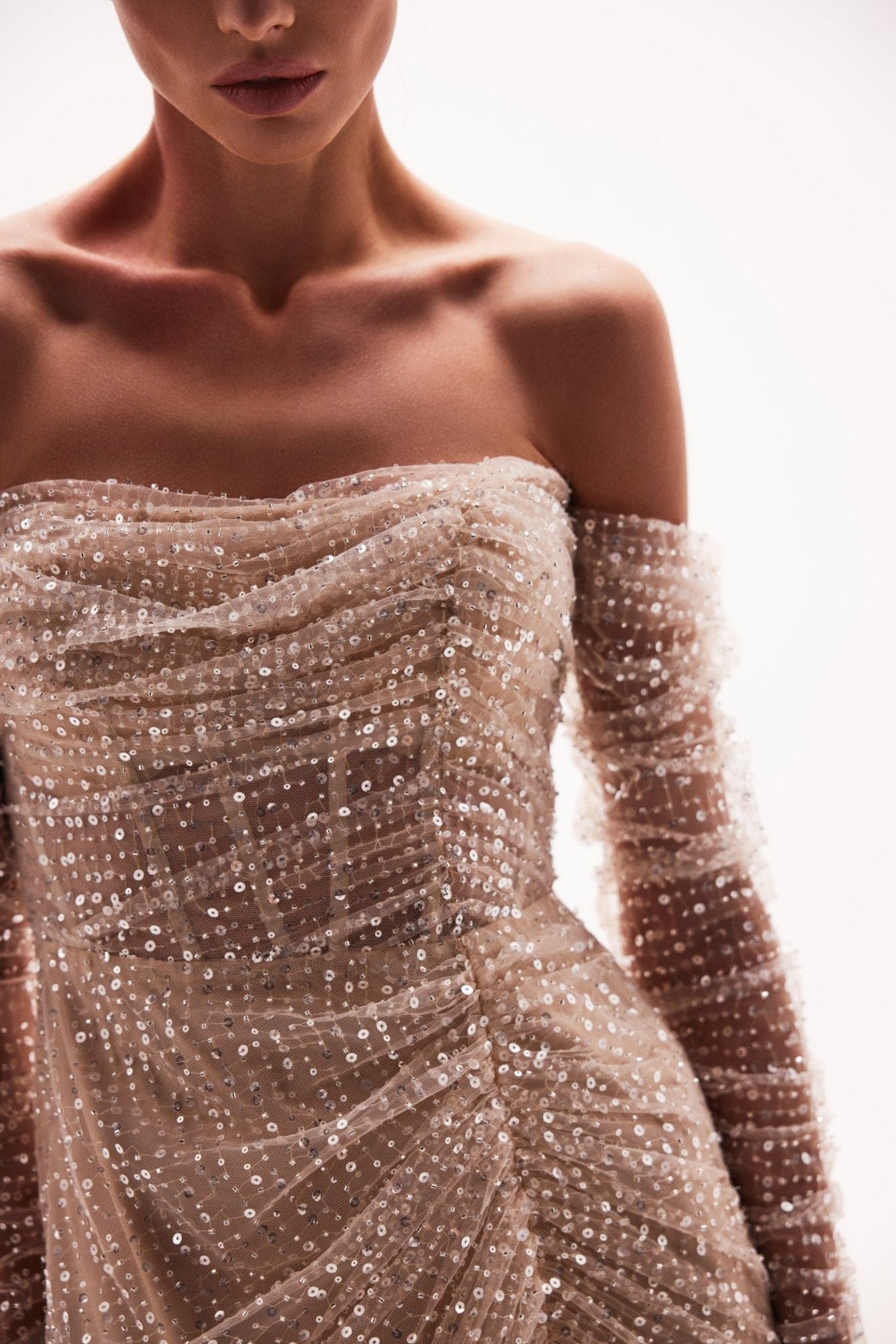 Spectacular sequined maxi dress in gold - Image 5