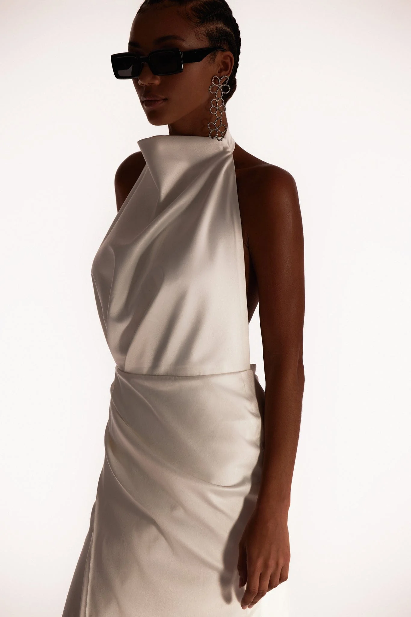 White Mock neck sleeveless low slit dress - Image 5